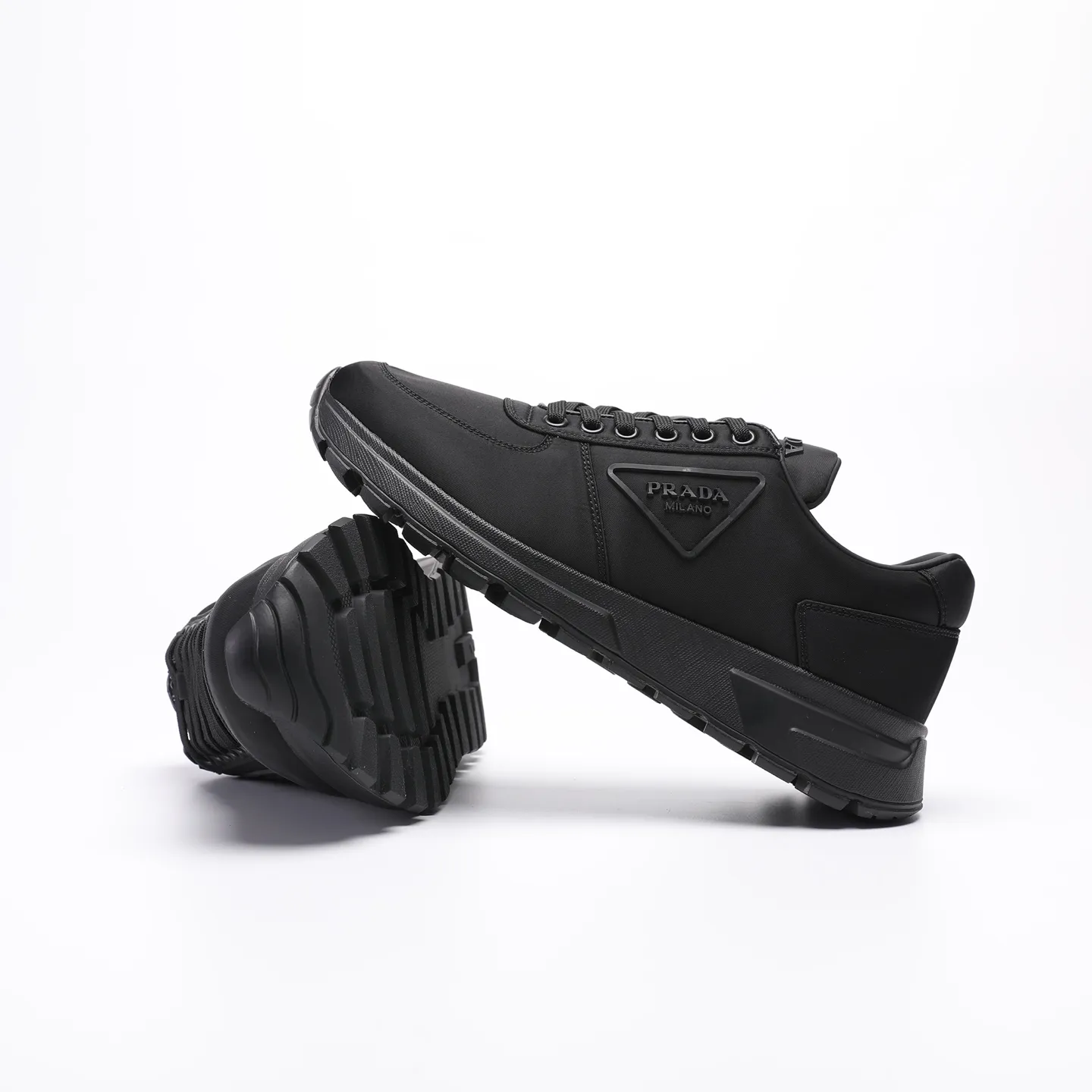 Batch 580 [PRADA] Men's shoes are popular in the counter, official website synchronization, high-quality shipments. Fabric: original cowhide with snakeskin. Lining: cowhide feet + cowhide lining. Outsole: original TPU + foam. Size: 38-46